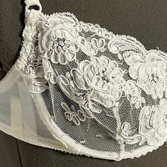 Vintage VICTORIA'S SECRET White Lace And Satin Bridal Lingerie Set. NWOT - Picture 7 of 15